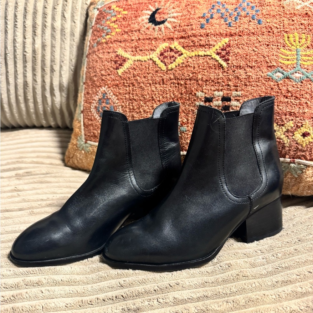 Seychelles Black Leather Ankle Chelsea Boots